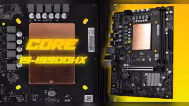 Carte mère CORE i9-13900HX avec finition cuivre et fond jaune vif