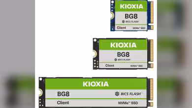 Trois SSD Kioxia BG8 PCIe 5.0 NVMe, différentes tailles, étiquettes vertes et blanches.