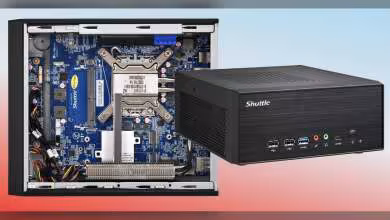 Mini PC Shuttle XB860G2 ouvert et fermé, fond dégradé bleu-rouge