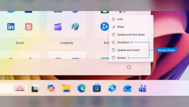 Menu de mise à jour et redémarrage Windows 11 sur le bureau avec icônes variées