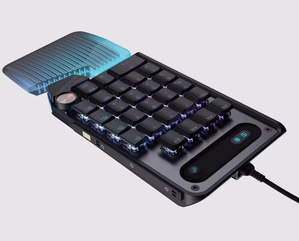 Keypad Turtle Beach avec repose-poignet translucide et boutons personnalisables.