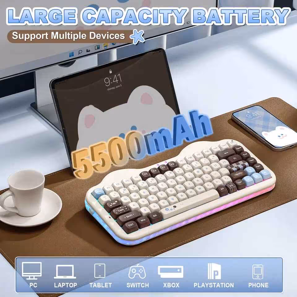 Clavier YUNZII C75 avec grande batterie de 5500mAh sur bureau.