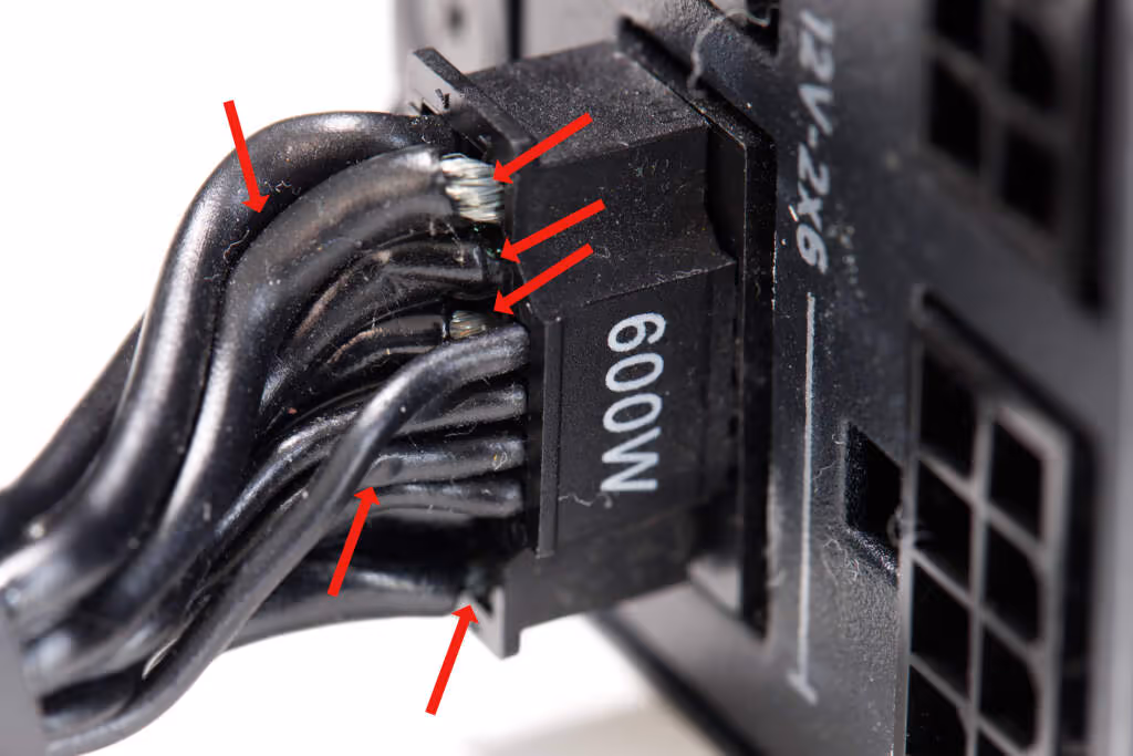 RTX 5090 : un troisième système presse touché par un câble 12V-2×6 partiellement fondu 4 MSI GeForce RTX 5090 Gaming Trio OC PSU geschmolzen