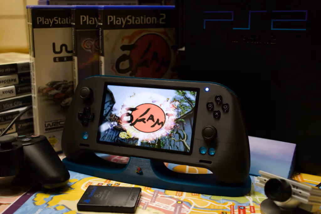 PLAYSTATION 2 PORTABLE CUSTOM 01