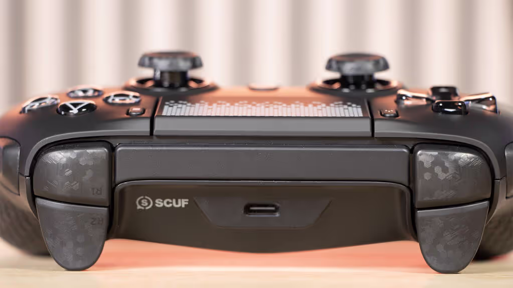 SCUF Omega boutons avant prise usb c