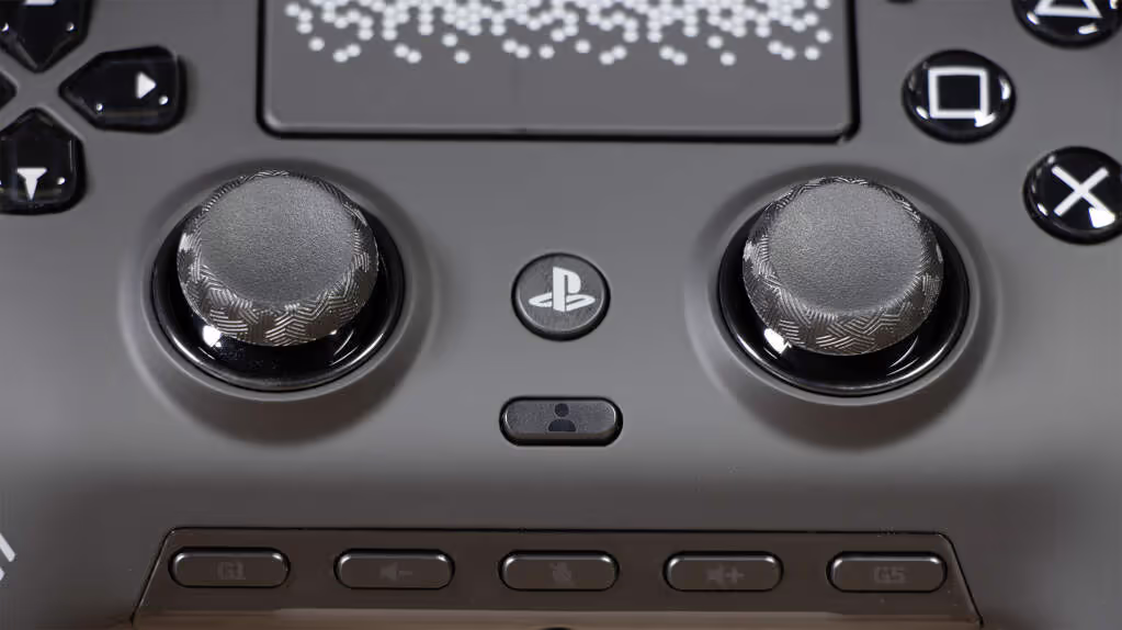 SCUF Omega sticks bouton central