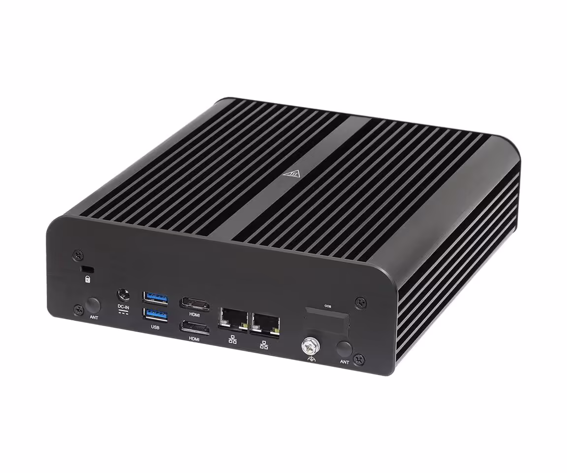 ASRock iBox : les Mini PC fanless passent à Intel Core Ultra X7 358H et Ultra 5 325 2 Mini PC fanless noir avec façade Ethernet, USB-C, USB-A et port audio, vue trois quarts
