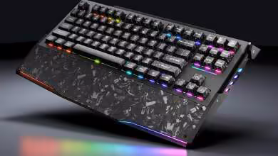 Clavier mécanique DAREU GT87 noir avec éclairage RGB, vue trois-quarts sur fond sombre