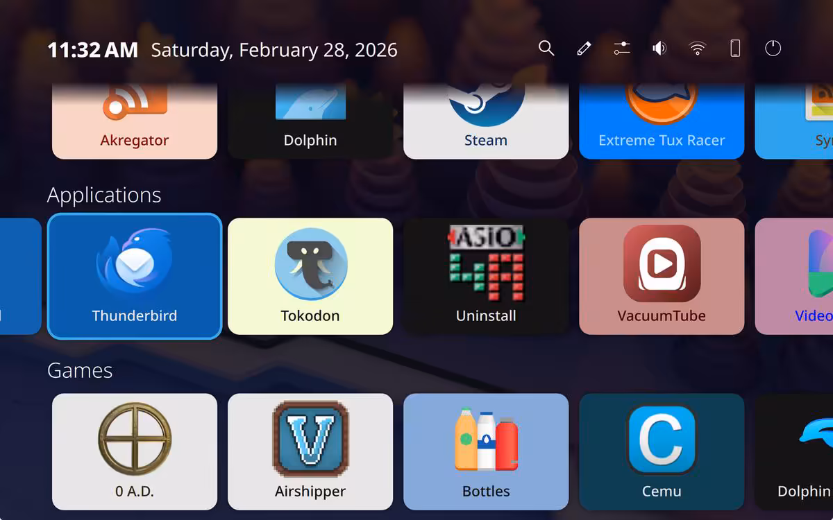 Plasma Bigscreen arrive dans KDE Plasma 6.7 Beta pour transformer les HTPC Linux 2 Interface Plasma Bigscreen avec catégories Applications et Jeux, icônes Thunderbird, Tokodon, Steam, Airshipper, Cemu