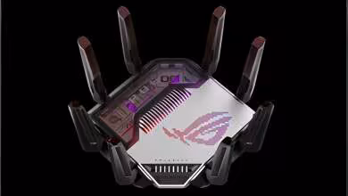 Routeur ASUS ROG Rapture GT-BN98 Pro Wi-Fi 8 avec design futuriste et antennes multiples.