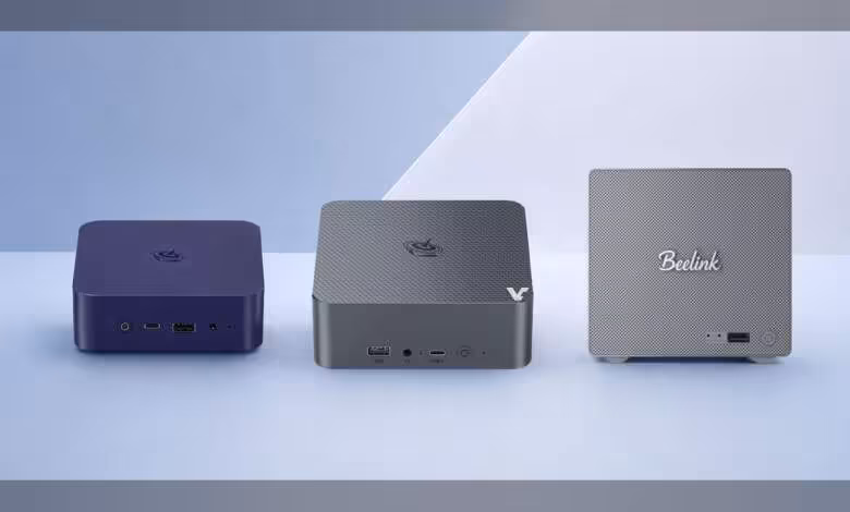 Wildcat Lake arrive chez Beelink avec trois mini-PC et NAS Core 3 304 en 10GbE 1 Trois mini PC Beelink avec différents designs et couleurs sur fond bleu et blanc.