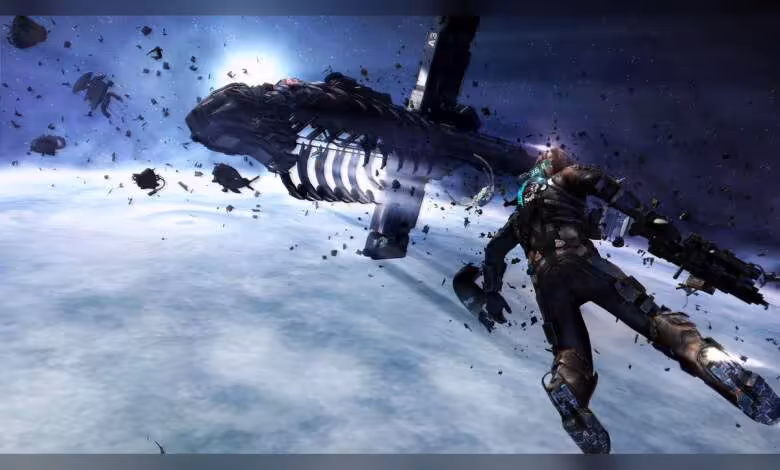 Isaac Clarke en combinaison spatiale affrontant un monstre nécromorphe géant dans l’espace, scène de Dead Space
