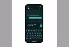 Smartphone affichant Gboard avec interface dictée Gemini Rambler activée, écran avec messages texte.