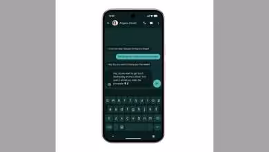 Smartphone affichant Gboard avec interface dictée Gemini Rambler activée, écran avec messages texte.