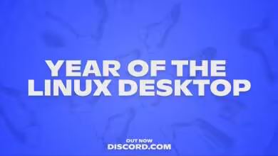 Visuel Discord bleu « Year of the Linux Desktop » avec texte promotionnel et logo Discord en bas
