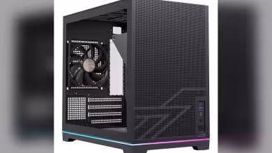 Boîtier microATX EINAREX PULSE PM300 noir, vue trois-quarts avec panneau mesh et ventilateur arrière visible.