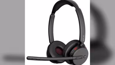 Casque EPOS noir avec micro perche, vue produit sur fond blanc