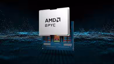 Processeur AMD EPYC sur socket serveur, visuel promotionnel du CPU EPYC 8005 avec fond technologique bleu