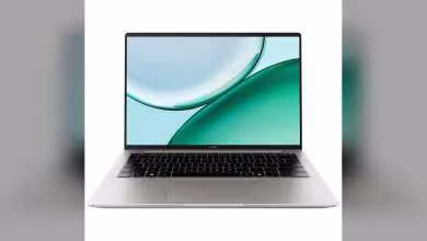 Honor Notebook X14 face avant, écran fermé, fond blanc L'image 5 est sélectionnée pour sa présentation frontale nette et son
