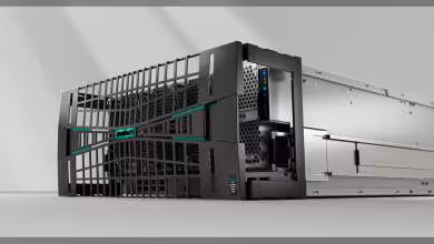 Châssis serveur HPE Compute Scale-up Server 3250 avec vue latérale et rails de rack