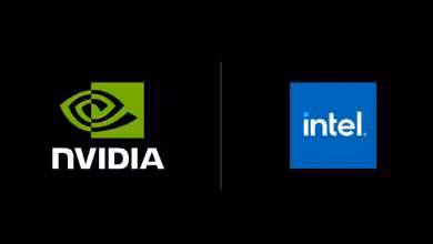 Logos NVIDIA et Intel sur fond noir, visuel de partenariat technologique