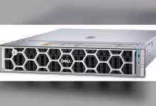 Serveur rack Dell gris avec façade grille hexagonale et logo Dell, montrant un châssis de stockage