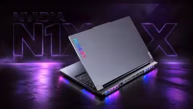 Ordinateur portable Lenovo Legion avec éclairage RGB intense fond sombre