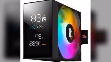 Refroidisseur CPU Levelplay noir avec écran LCD de monitoring et ventilateur RGB latéral.
