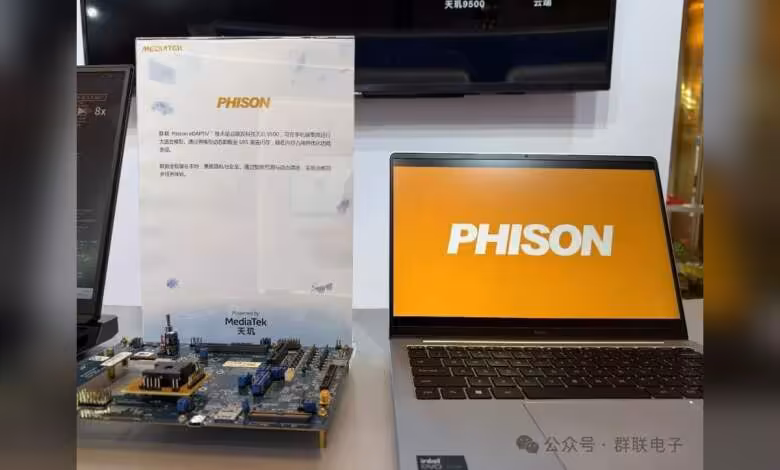 Phison aiDAPTIV et Dimensity 9500 font tourner un LLM 20B en local sur smartphone 1 Ordinateur portable avec logo Phison à l'écran à côté d'une carte électronique.