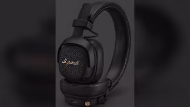 Casque Marshall Milton A.N.C. noir, vue produit sur fond gris, logo Marshall doré visible.