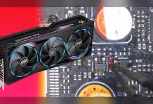 Carte graphique Gigabyte Aorus RTX avec trois ventilateurs et gros plan sur circuit imprimé