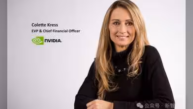 Colette Kress, EVP et CFO de Nvidia posant en tenue professionnelle.