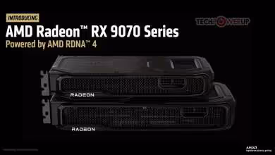 Deux cartes graphiques AMD Radeon RX 9070 Series noires, design double ventilateur, vue de profil sur fond sombre
