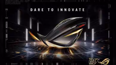 Logo ASUS ROG stylisé 20e anniversaire sur fond noir futuriste avec slogan Dare to Innovate