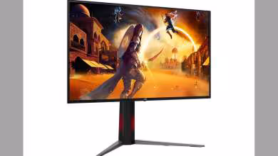 Écran AOC gaming avec illustration de bataille, arrière-plan dynamique