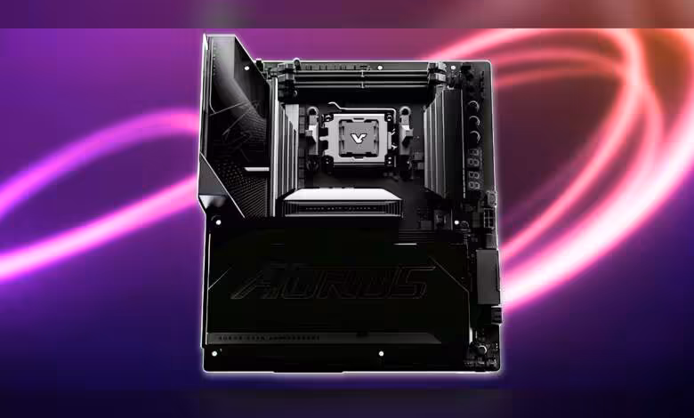 Gigabyte X870 AORUS Infinity : socket AM5 tourné à 90° et 2x slots DDR5 déplacée au-dessus 1 Carte mère AORUS X870 avec socket AM5 tourné, fond dégradé violet et rose.