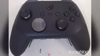 Manette Xbox Elite Controller Series 3 vue de face sur fond blanc, visibilité des boutons.