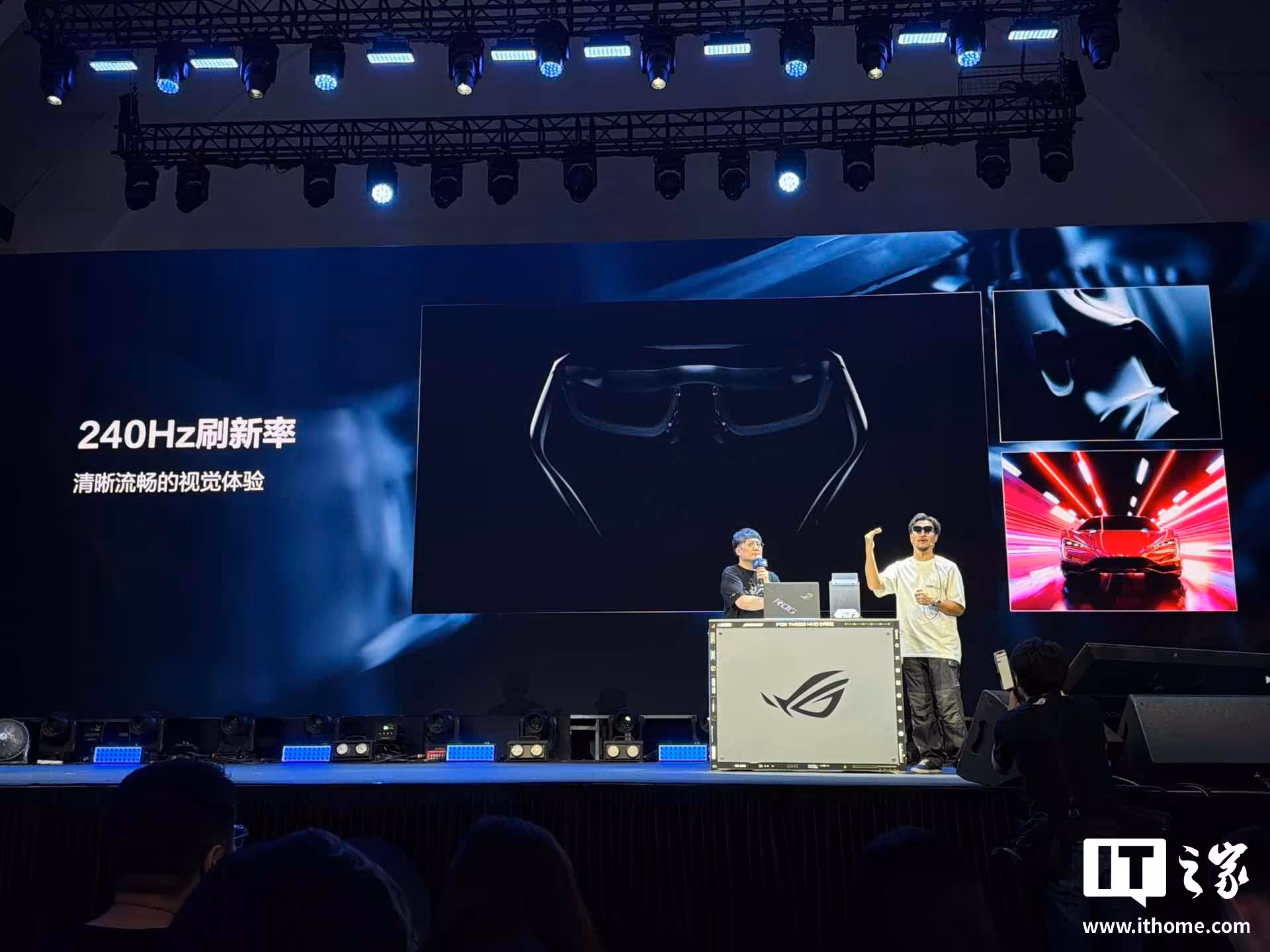 ROG R1 x XREAL : lunettes AR gaming Micro OLED 240 Hz et audio Bose