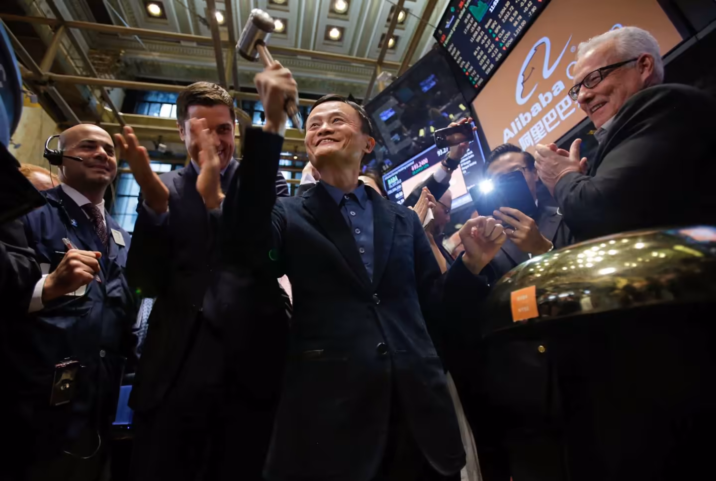 SoftBank mise plus de 60 Md$ sur OpenAI: pari total sans hedge, risque accru 2 SoftBank mise plus de 60 Md$ sur OpenAI: pari total sans hedge, risque accru