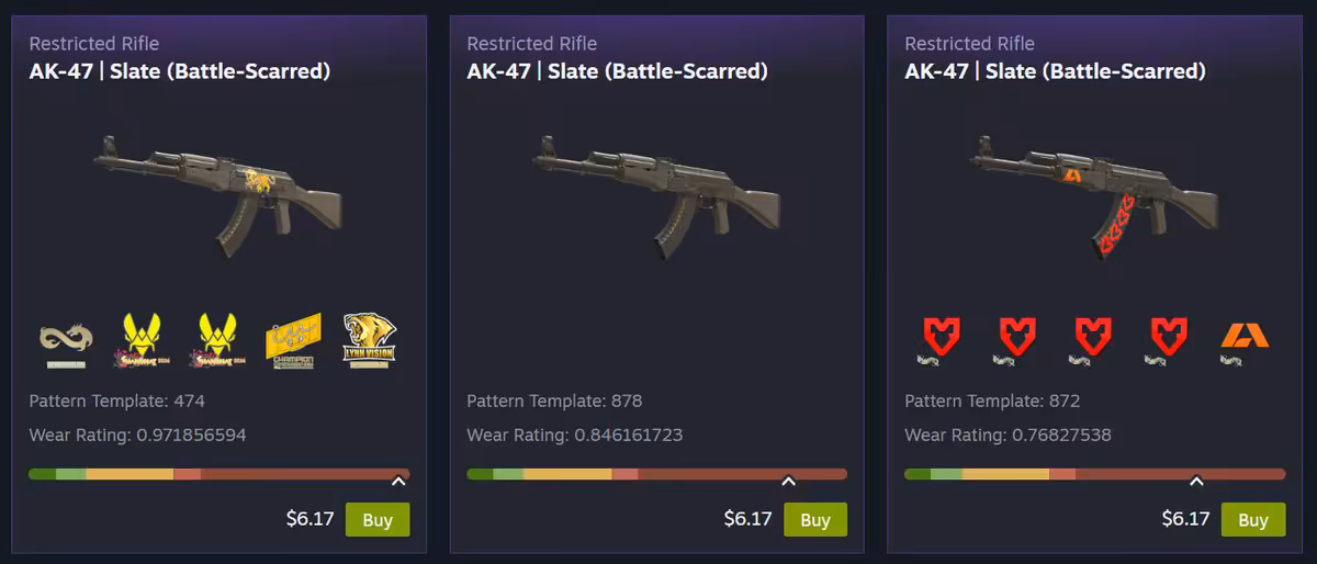 Trois cartes Steam montrant l’AK-47 Slate Battle-Scarred avec différents stickers et score de pattern.