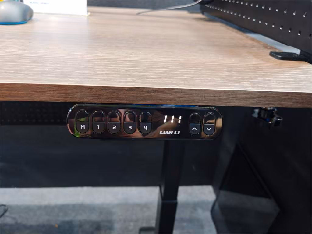 Lian Li DK B bureau pc 04