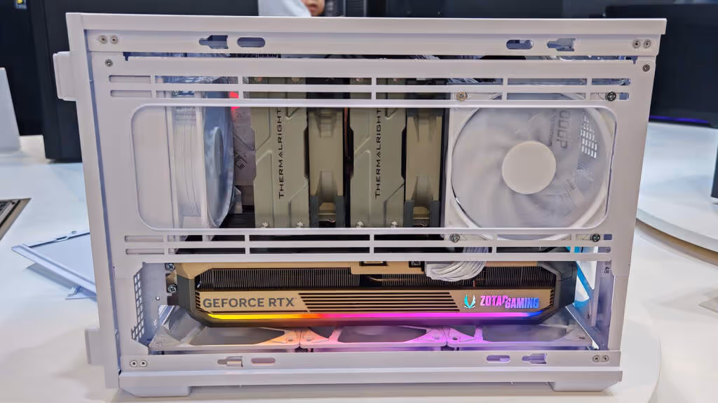 Lian Li B4-MATX : l’esprit DAN Cases A4 passe au MicroATX 2 Lian li b4 matx int 01