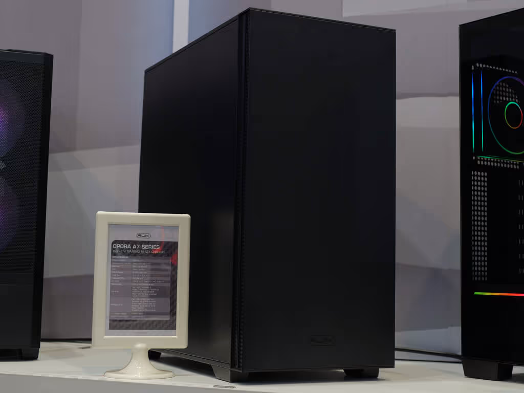 RAIJINTEK dévoile ses nouveaux boîtiers au Computex 2026, du Micro-ATX au monstre E-ATX 15 RAIJINTEK OPORA A7 01