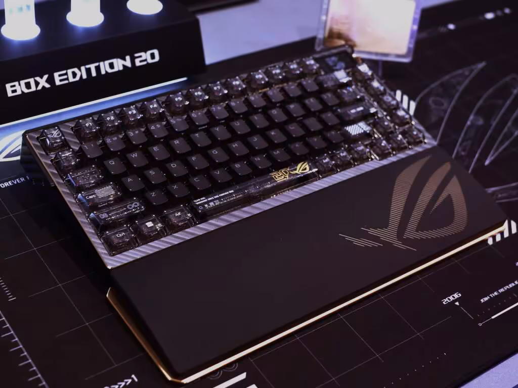 ROG Azoth Extreme Edition 20 01
