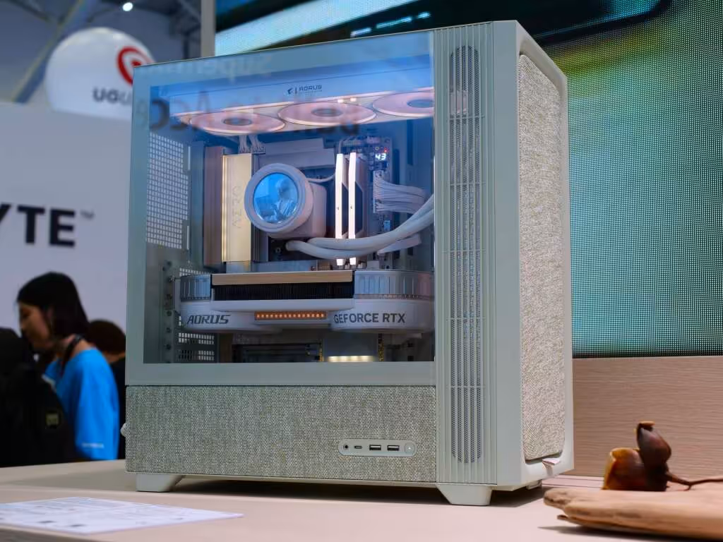 RTX 5080 INFINITY WOOD vitrine pc
