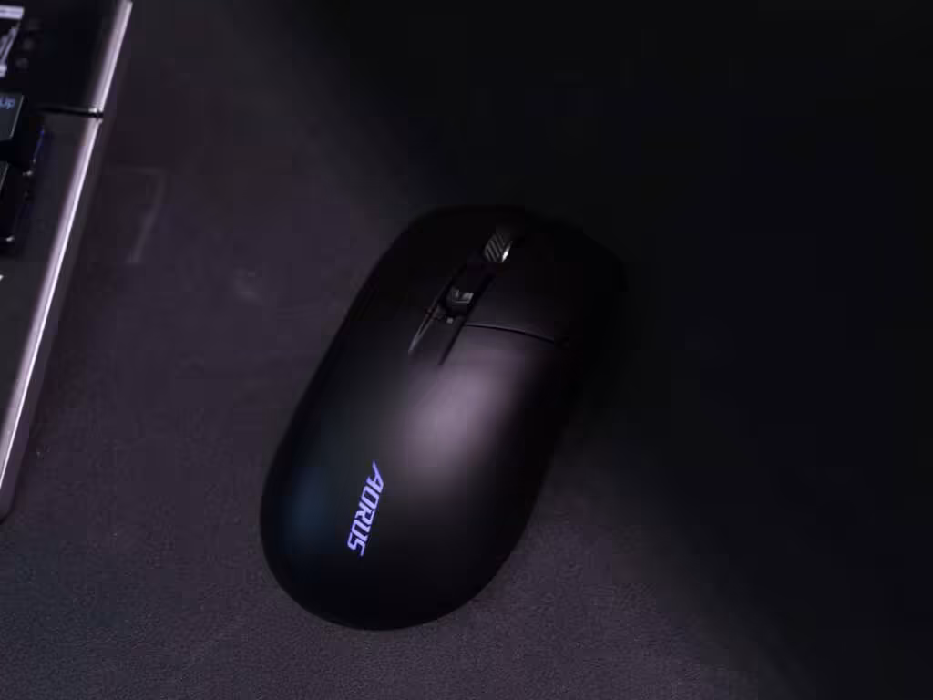 Souris M10 INFINITY 01
