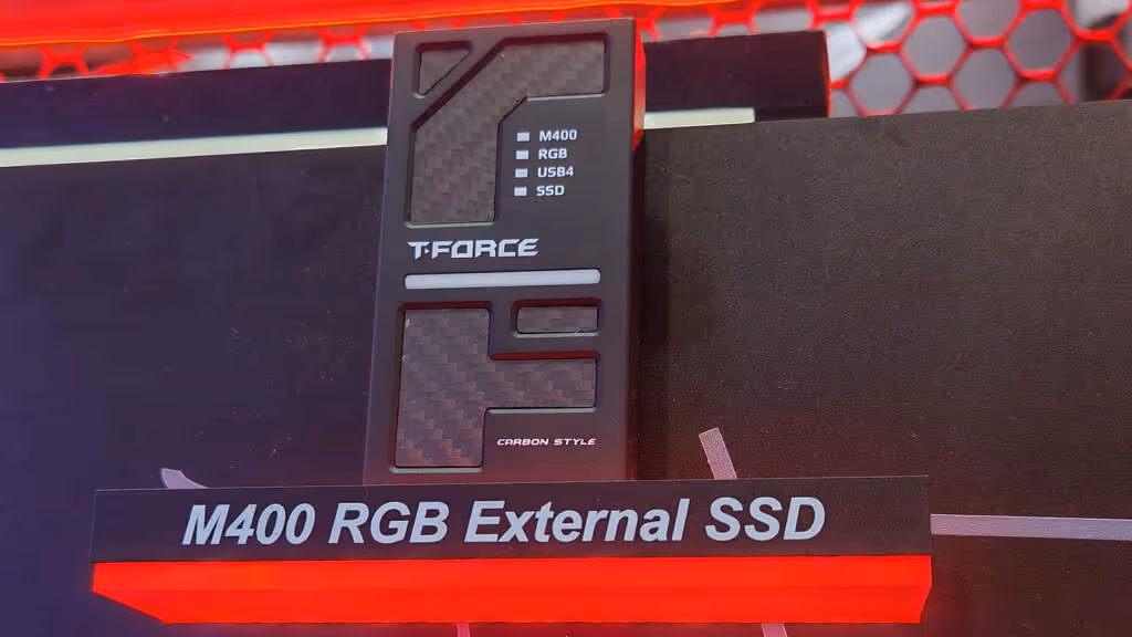 T FORCE M400 RGB External SSD Carbon 01