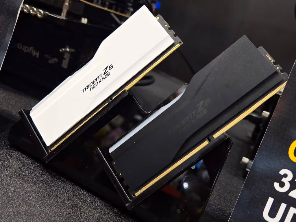 Trident Z5 NeoX RGB expo ull 01