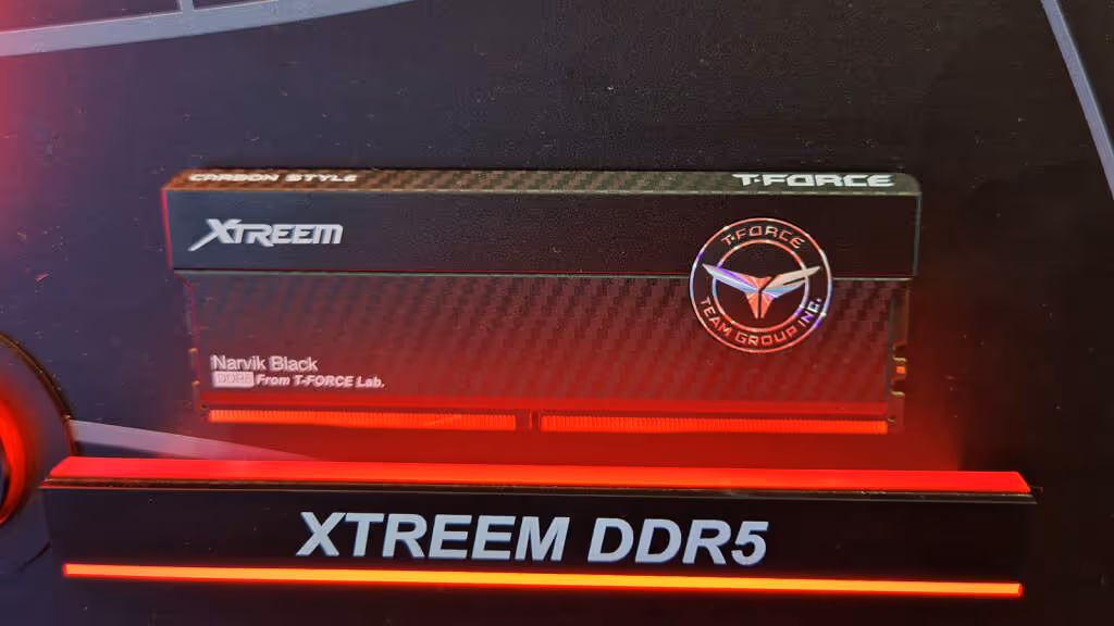 XTREEM DDR5 CARBON STYLE 02