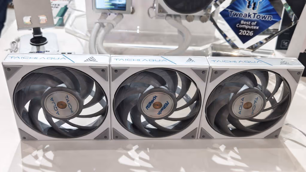 ASRock TAICHI 360 HOLO et AQUA 360 LCD : holographie et double pompe au Computex 7 asrock taichi aqua 360 lcd fans lcp